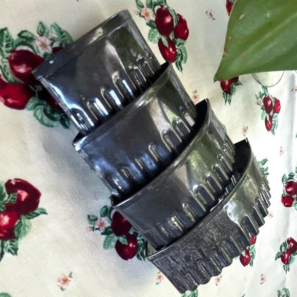 Vintage French 4 Piece Fluted Football Shaped Biscuit Cooke Cutters - Picture 13 of 16